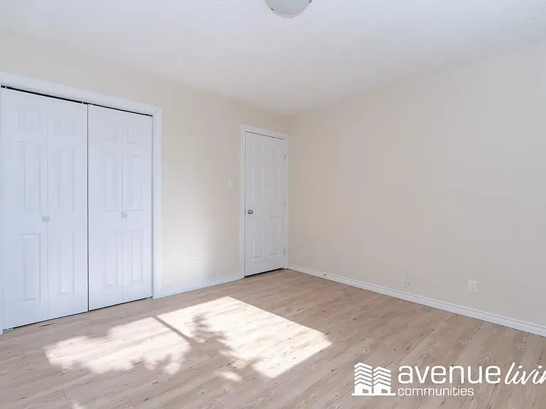633 28th St W — Photo 48