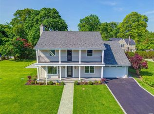 9 Andover Rd, Rockville Centre, NY 11570