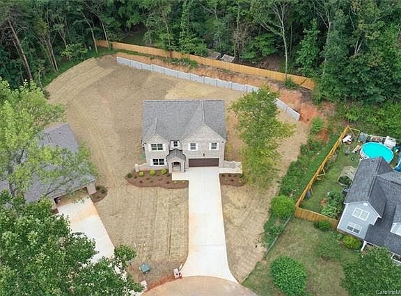 3rd image of 10108 Greenwood Ct