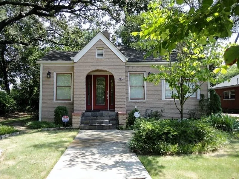 3 bed, 2.0 bath, 1782 sqft, $3,100 — Photo 1