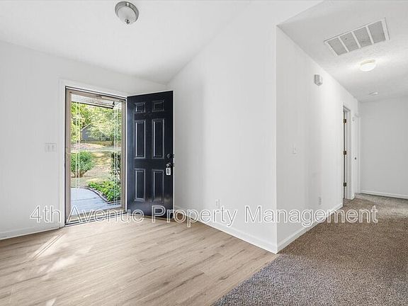 4th image of 407 Crested View Dr