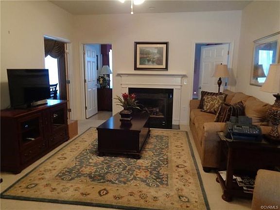 Living room with gas fire place