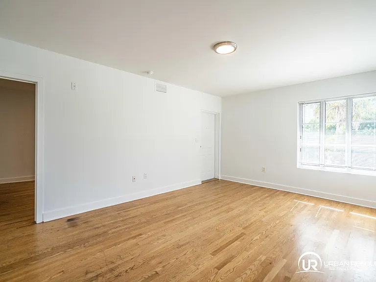 2425 Flamingo Pl #12 — Photo 6