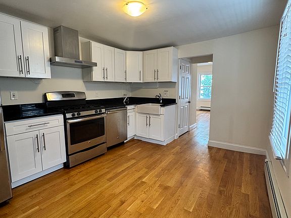 5th image of 33 Harding St #1