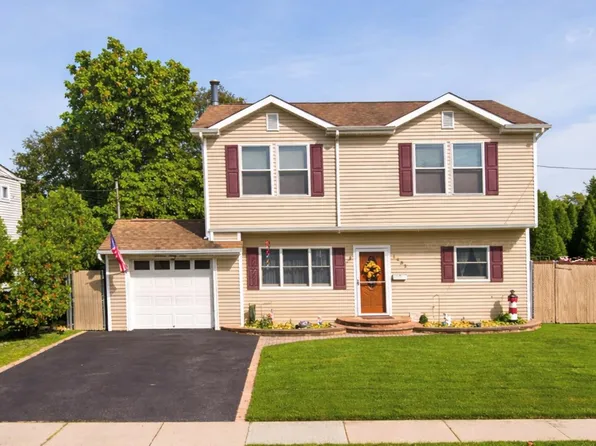 1433 Manatuck Boulevard, Bay Shore, NY 11706