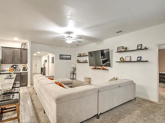5th image of 115 Magnolia Dr #115
