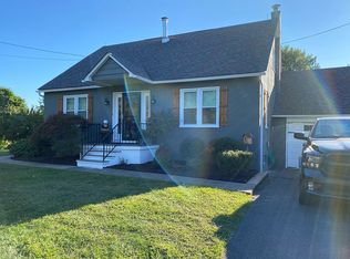1096 Church Rd, East Greenville, PA 18041