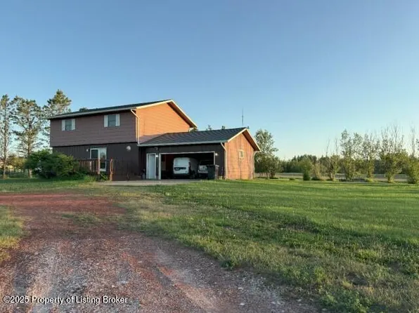 3377 109th Ave SW, Dickinson, ND 58601