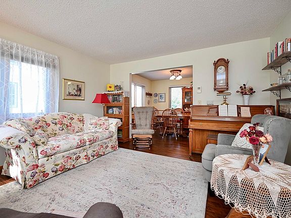 5th image of 409 Olmstead St