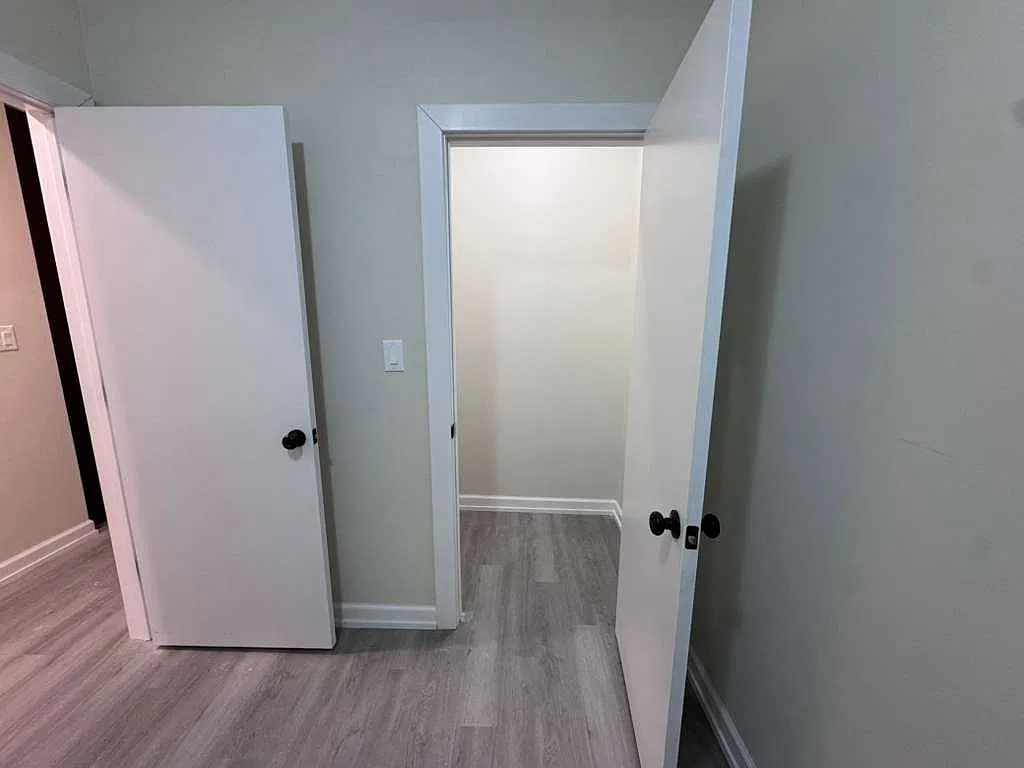 4557 Imperial Dr — Photo 2