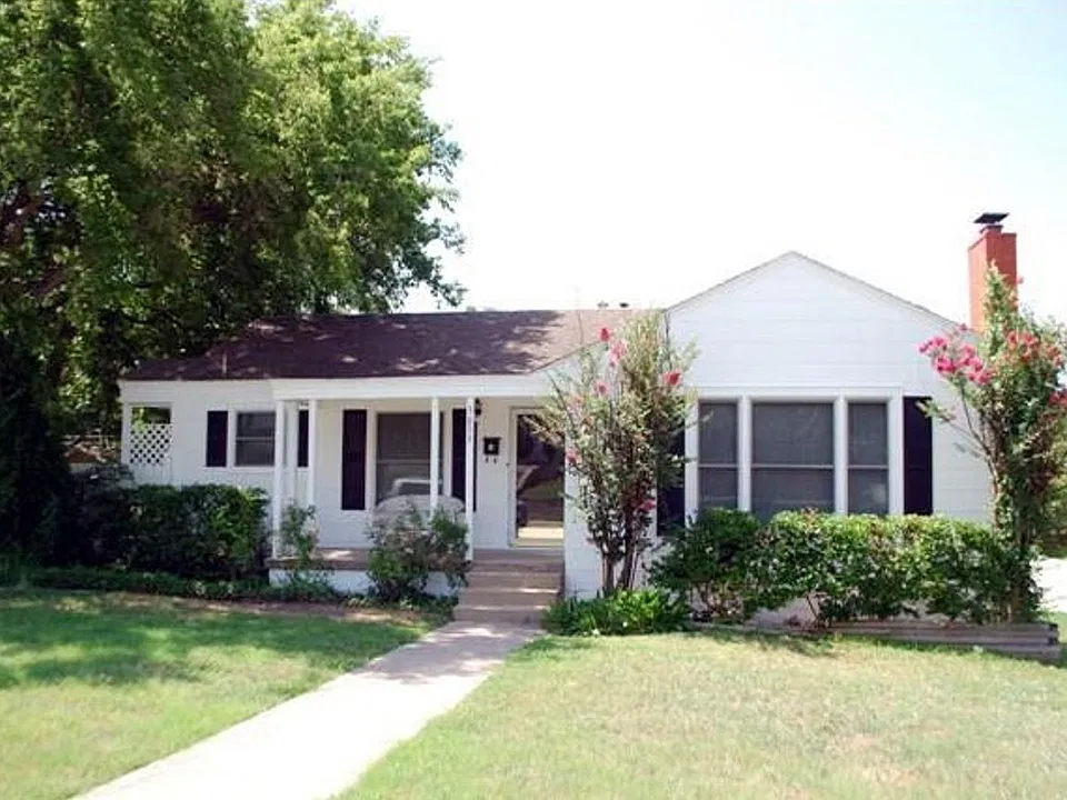 3833 Dexter Ave