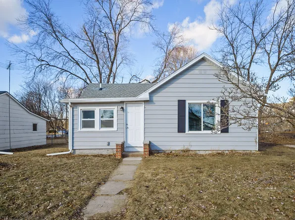 817 W 4th St, Boone, IA 50036