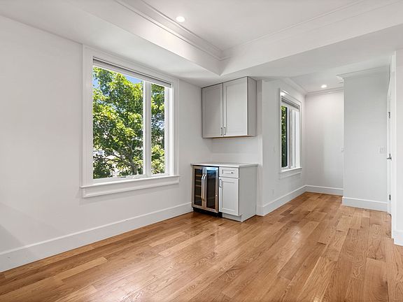 5th image of 17 Vinton St #Penthouse 5