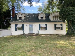 13140 Old Jamestown Rd, Florissant, MO 63033