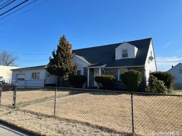 850 Great Neck Road #A, Copiague, NY 11726