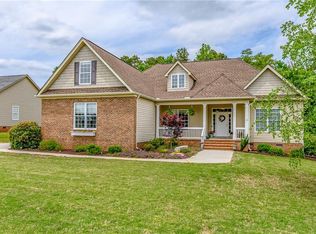 121 Prestwick Dr, Anderson, SC 29621