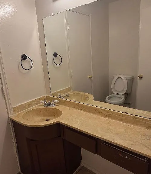 5809 Guildwood Dr — Photo 1