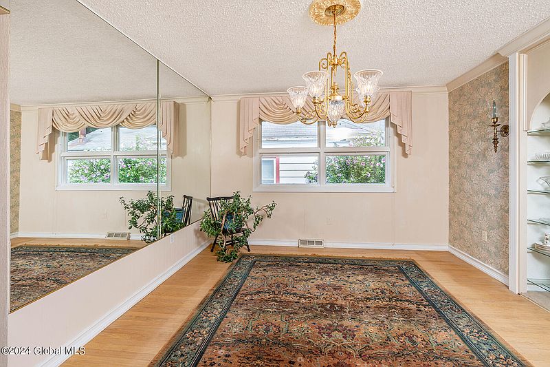 3rd image of 1425 Grand Boulevard