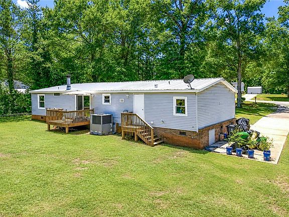 4th image of 110 Spring Hill Rd