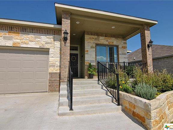 4th image of 5704 Blackstone Dr