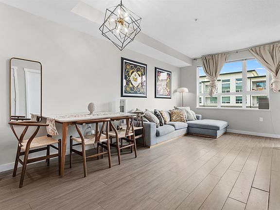 4th image of 9213 Odlin Rd #422