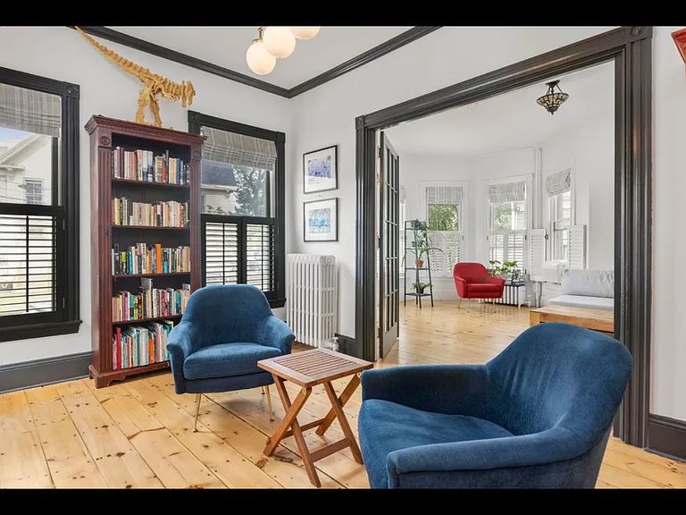 261 Vaughan St — Photo 20