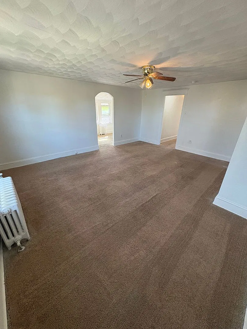 2 Bedroom, 1 Bath Apartment in Williamsport-Video — Photo 4