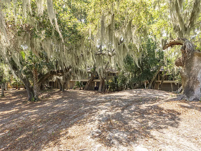 1136 Summerwind Ln — Photo 6