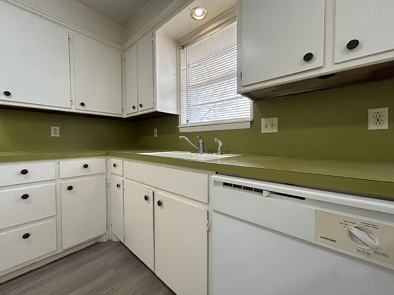 4303 52nd St #B — Photo 5