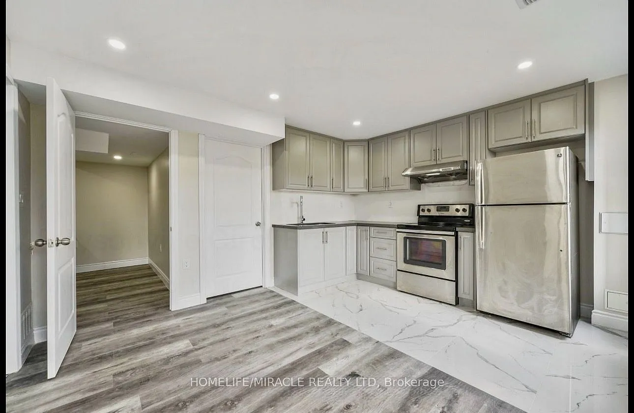 3 bed, $2,100 — Photo 3
