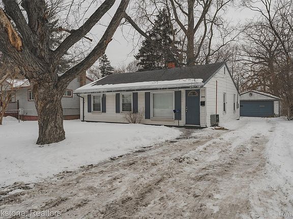 2nd image of 694 Emerson Ave
