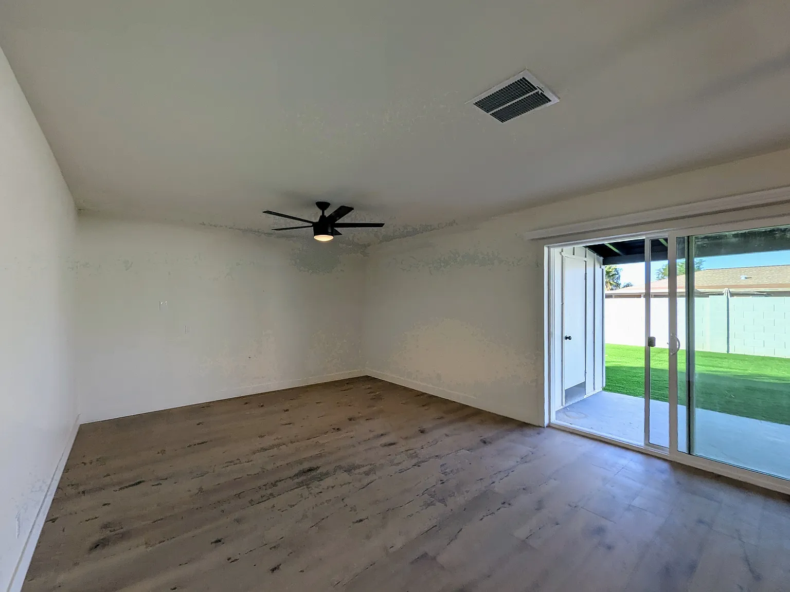 4 bed, 1686 sqft, $2,898 — Photo 2