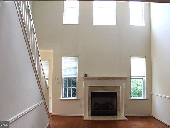 5th image of 27 Granite Ln #5
