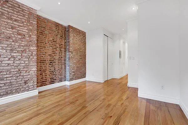 Rented by Cooper & Cooper Real Estate | media 16