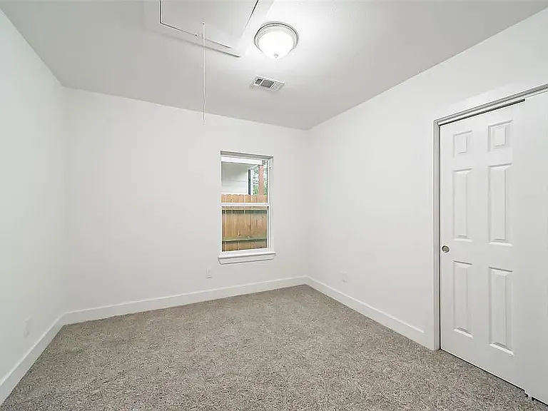 2705 Winbern St — Photo 16