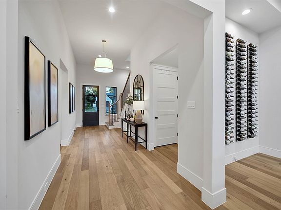 4th image of 407 N Copa Palm Loop