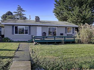 1502 Country Club Dr, Camano Island, WA 98282