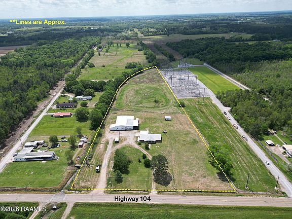 3rd image of 1221 Highway 104