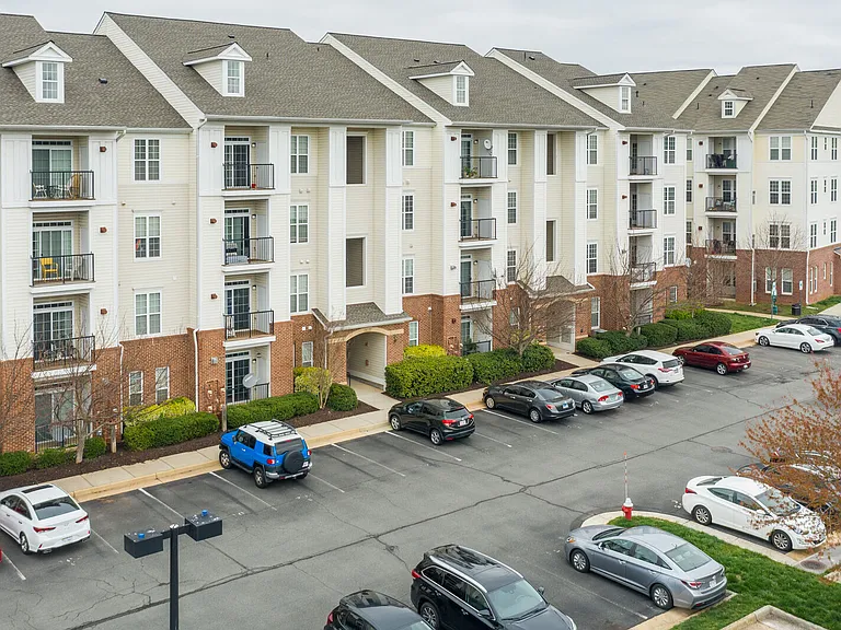 Commons on Potomac Square — Photo 1