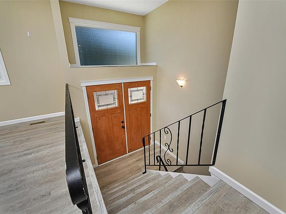 3rd image of 628 Mount View Ave