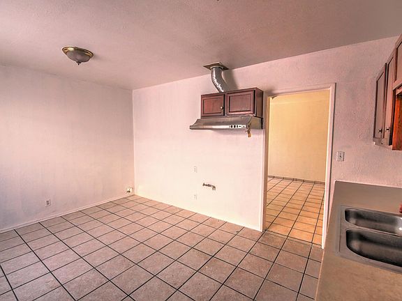 5th image of 1475 S Reservoir St