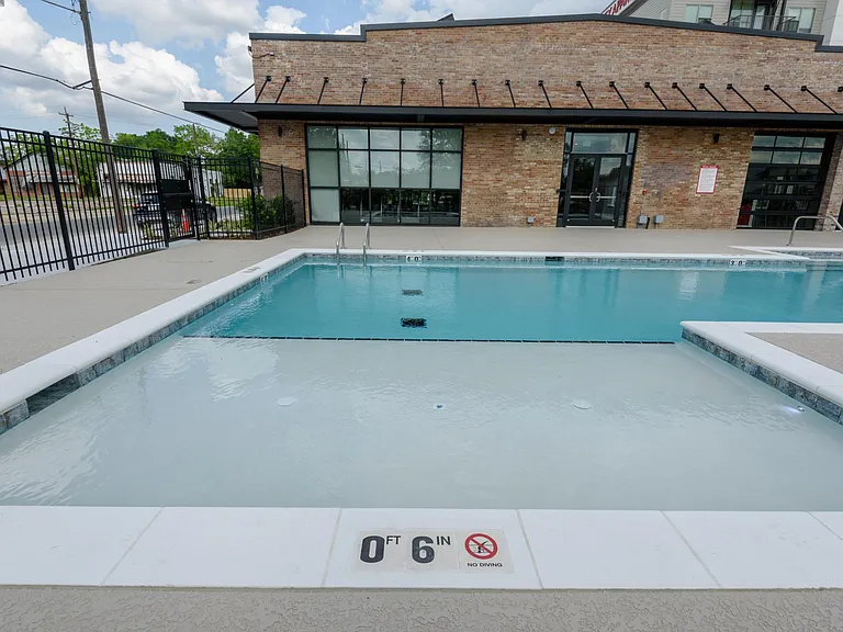 Motor City Apartments — Photo 29