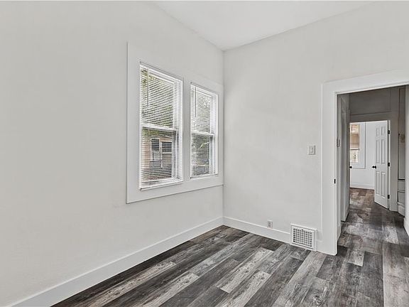 5th image of 627 Sumner Ave