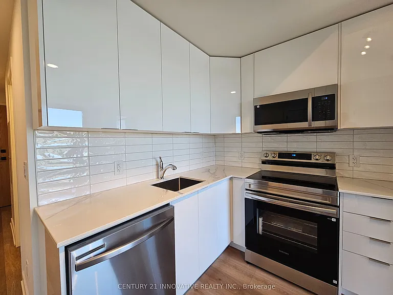 33 Erie Ave #702 — Photo 5