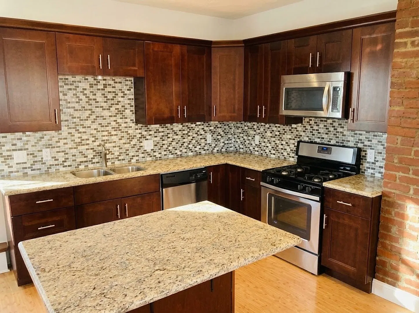 Student Housing - South Side — Photo 3