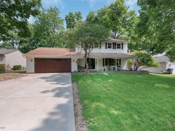 425 Woodlake Dr, Medina, OH 44256