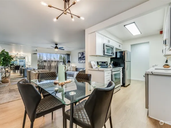 11008 NE 68th Street #726, Kirkland, WA 98033