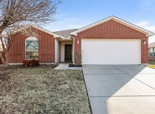 110 Comanche Trl, Krum, TX 76249
