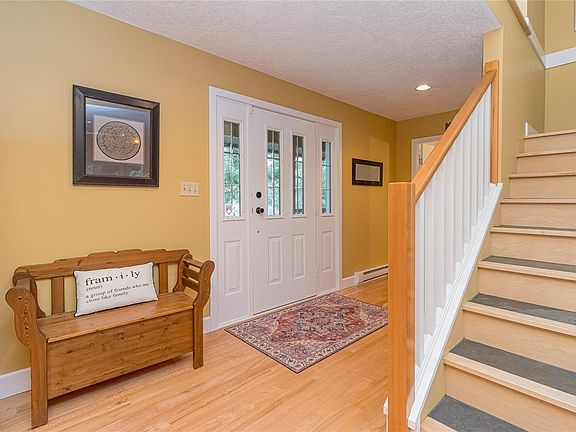 4th image of 2366 Losee Rd