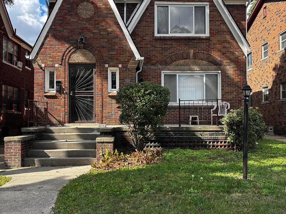 17327 Indiana St